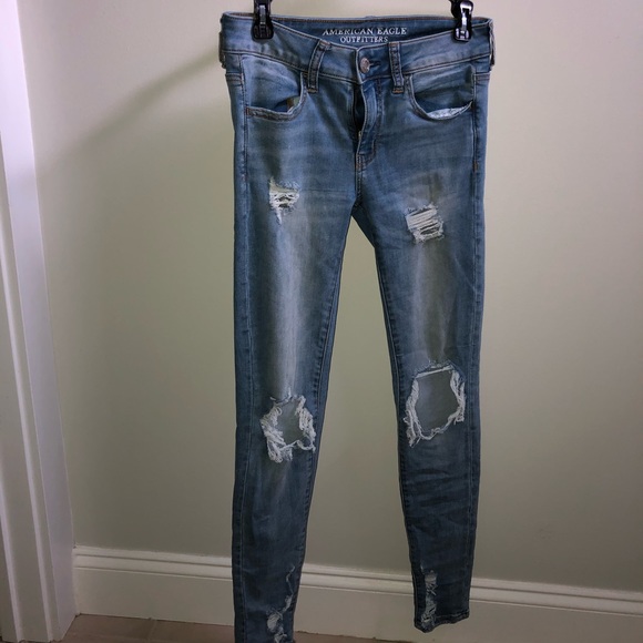 American Eagle Mid Rise Light Wash 